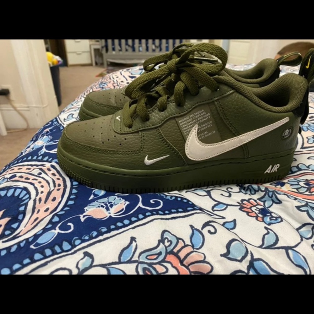 Air forces size 4.5 youth 6.5 in women